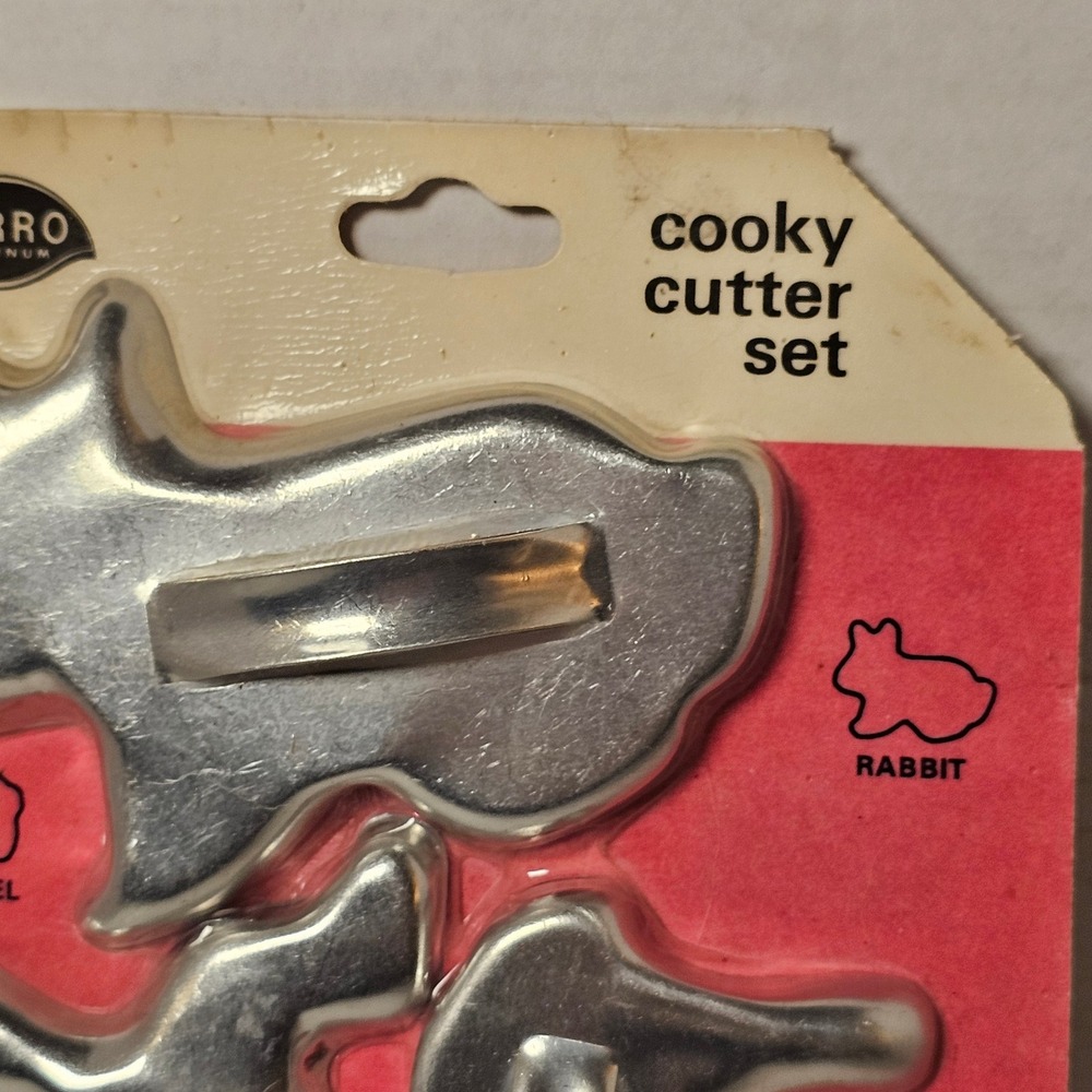 Mirro Aluminum Cookie Cutter Set Vintage Animal Rabbit Camel Horse Lion USA - Picture 2 of 4